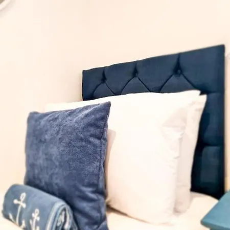 The Hideaway Luxury 5* 2 Bed Garden Scarborough